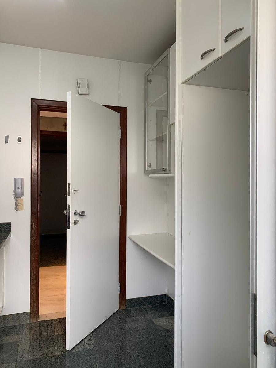 Apartamento, Funcionários, 2 Quartos, 1 Vaga, 1 Suíte