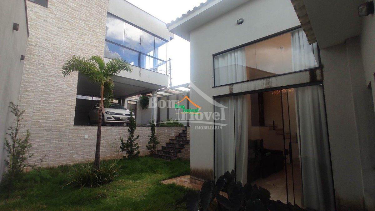 Casa, Centro, 2 Quartos, 2 Vagas, 1 Suíte