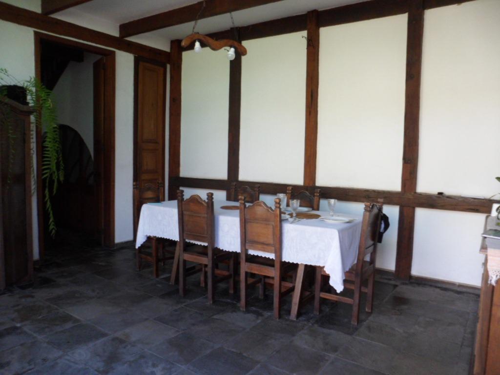 Casa, Cachoeirinha, 4 Quartos, 3 Vagas, 1 Suíte