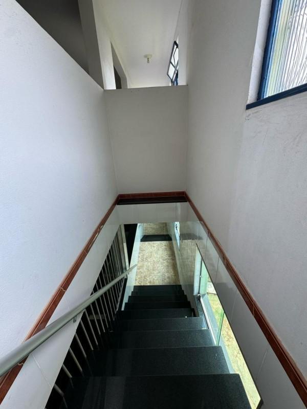 Casa, Petrópolis (barreiro), 4 Quartos, 3 Vagas, 2 Suítes