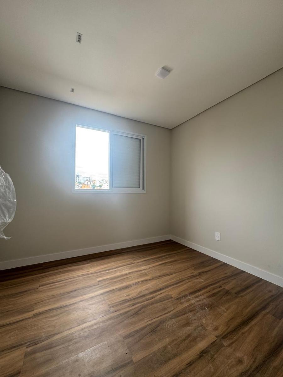 Apartamento, Sagrada Família, 3 Quartos, 2 Vagas, 1 Suíte