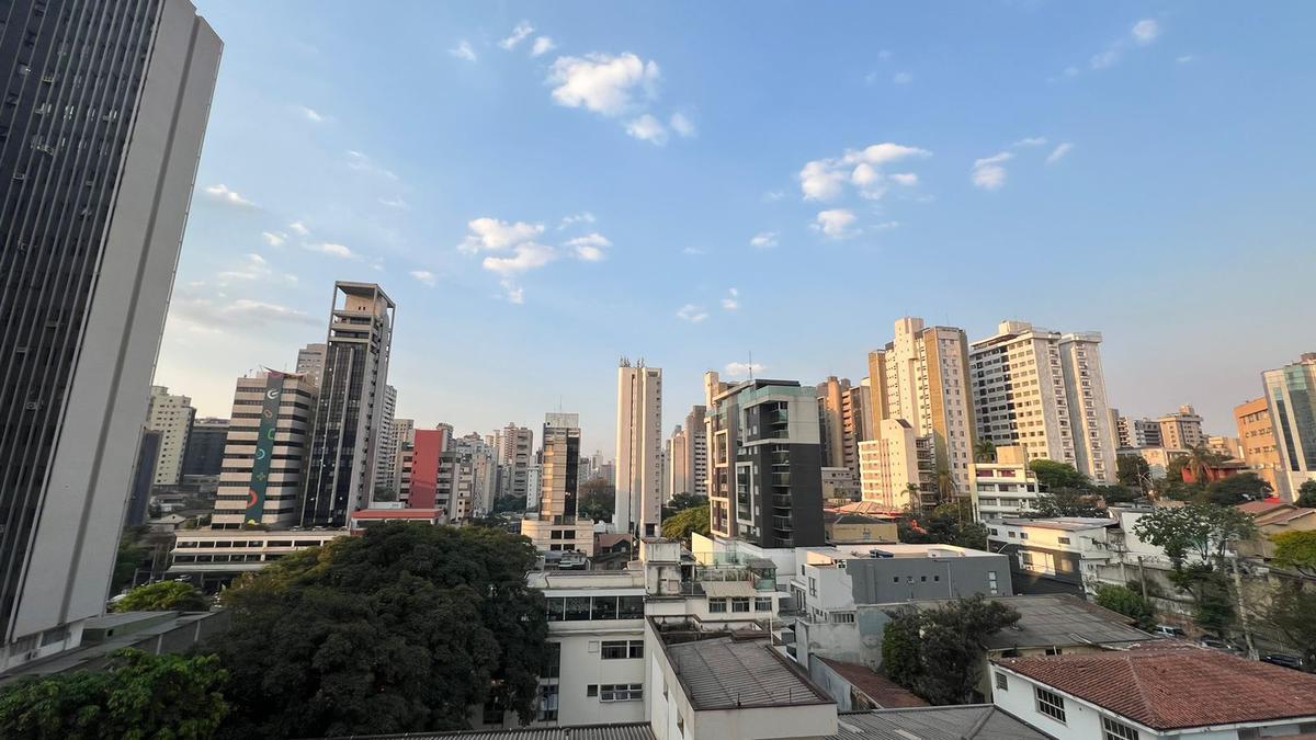 Apartamento, Coração de Jesus, 4 Quartos, 2 Vagas, 2 Suítes