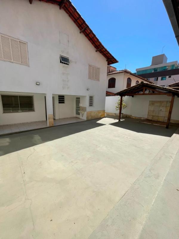 Casa, Castelo, 5 Quartos, 4 Vagas, 2 Suítes