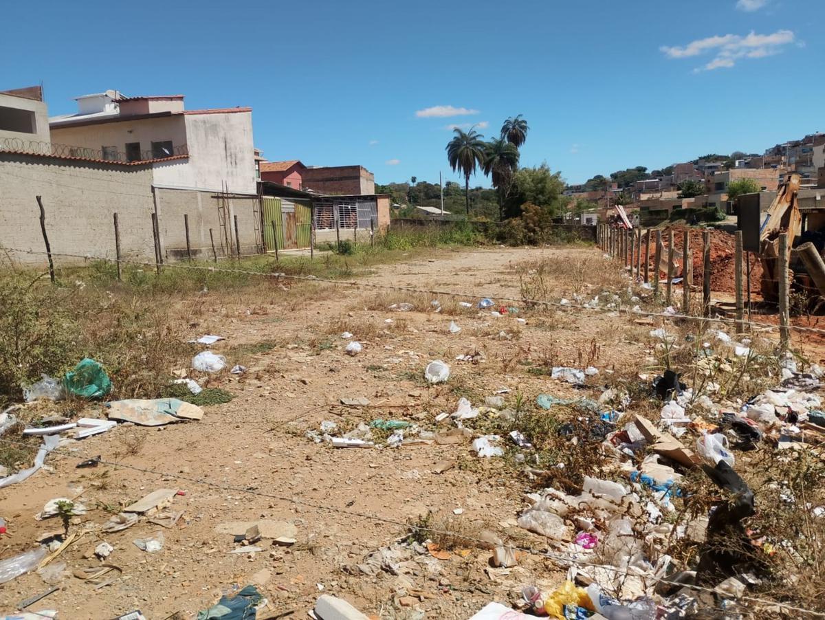 Lote, Céu Azul, 0 Quarto, 0 Vaga