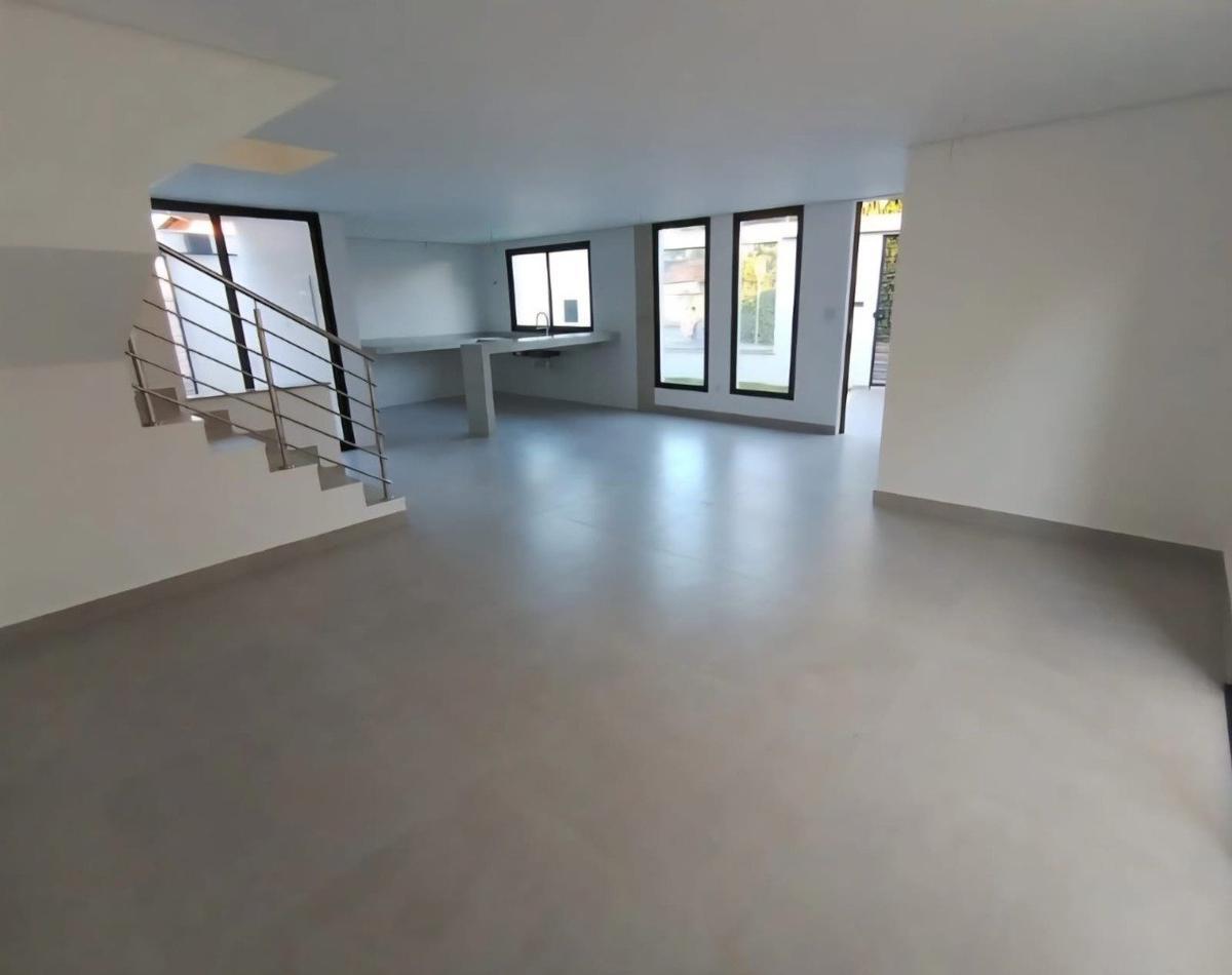 Casa, Planalto, 3 Quartos, 3 Vagas, 1 Suíte