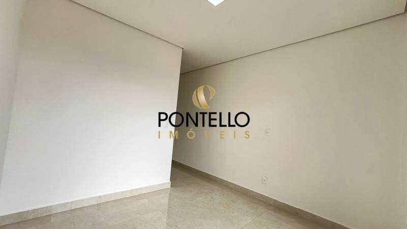 Casa, Santa Branca, 3 Quartos, 2 Vagas, 1 Suíte