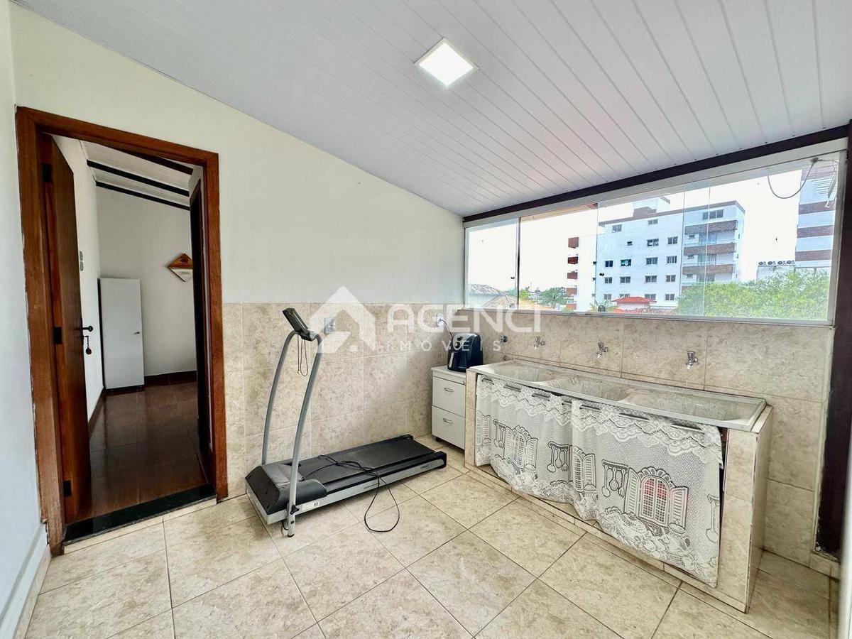 Casa, Cabral, 4 Quartos, 0 Vaga, 2 Suítes