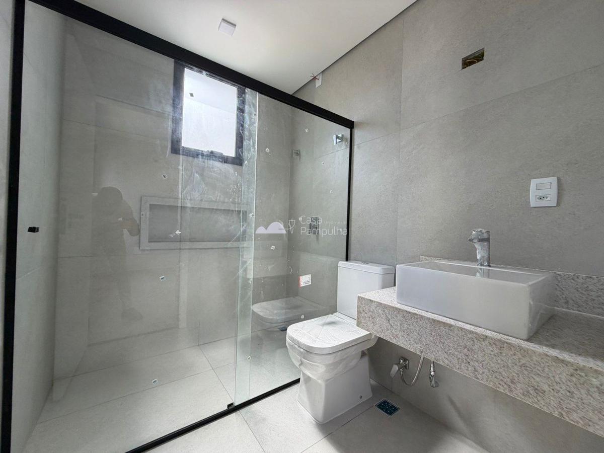 Casa, Trevo, 3 Quartos, 2 Vagas, 2 Suítes