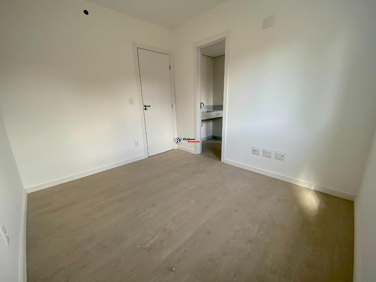 Apartamento, Jaraguá, 4 Quartos, 4 Vagas, 2 Suítes