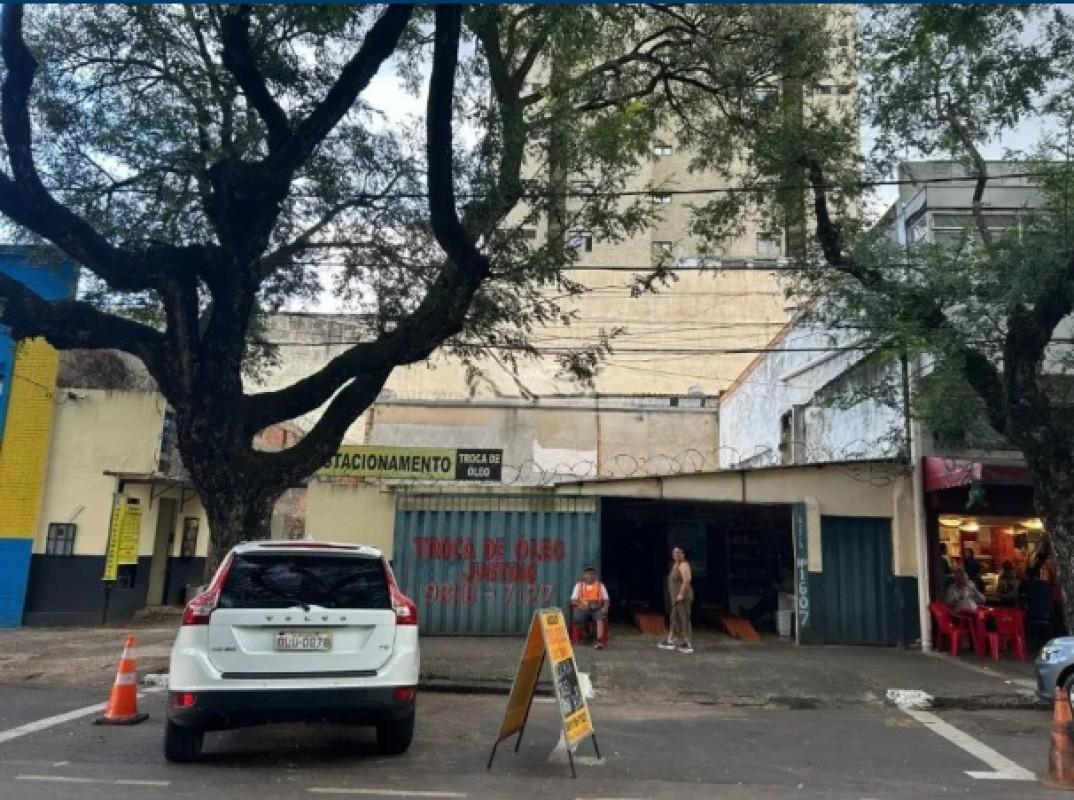 Lote, Barro Preto, 0 Quarto, 15 Vagas