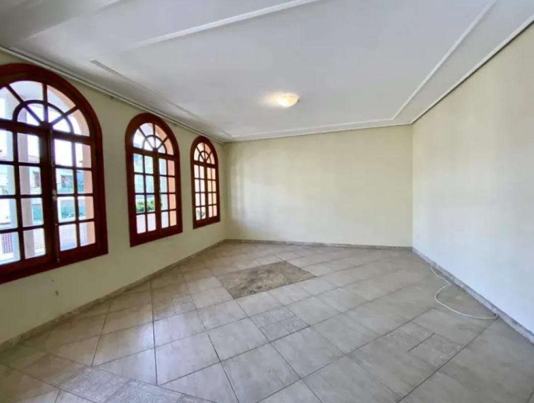 Casa, Castelo, 4 Quartos, 6 Vagas, 1 Suíte