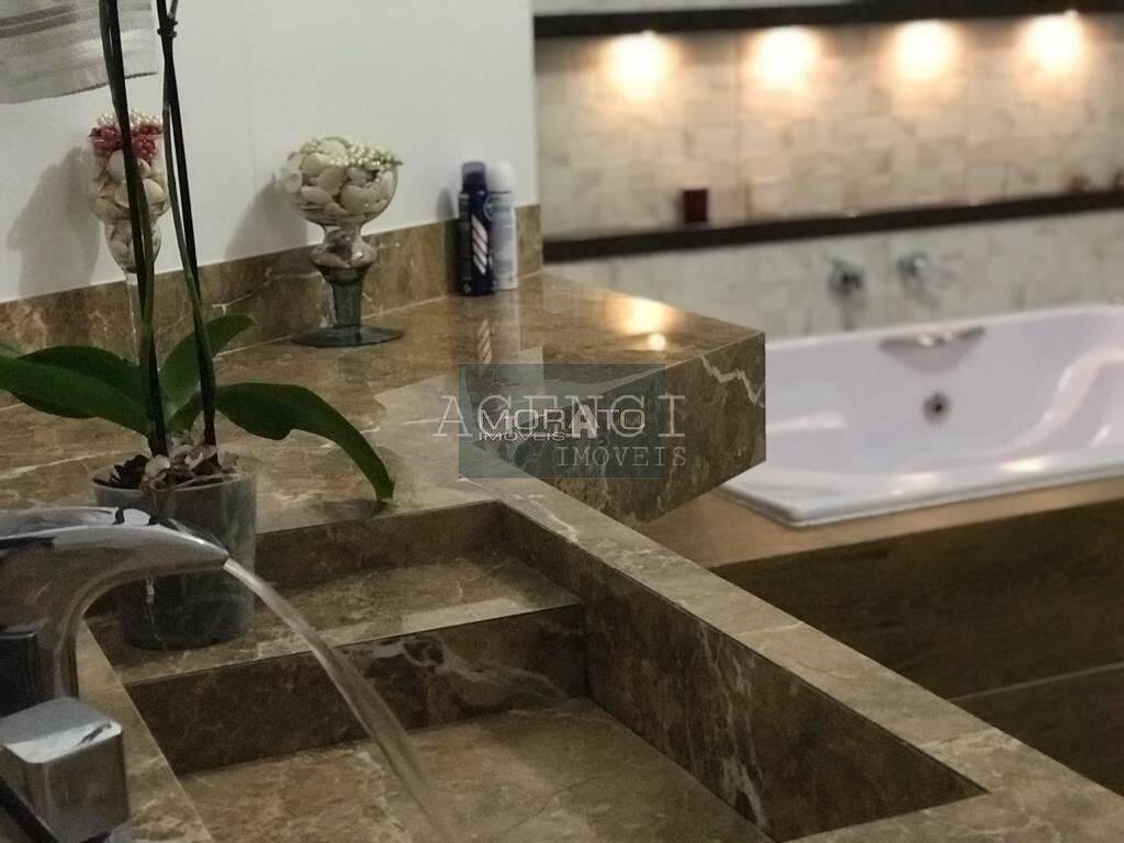 Casa, Cabral, 5 Quartos, 0 Vaga, 1 Suíte