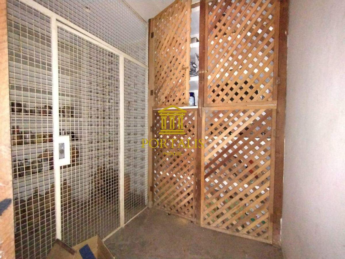 Casa Comercial, Funcionários, 9 Quartos, 5 Vagas