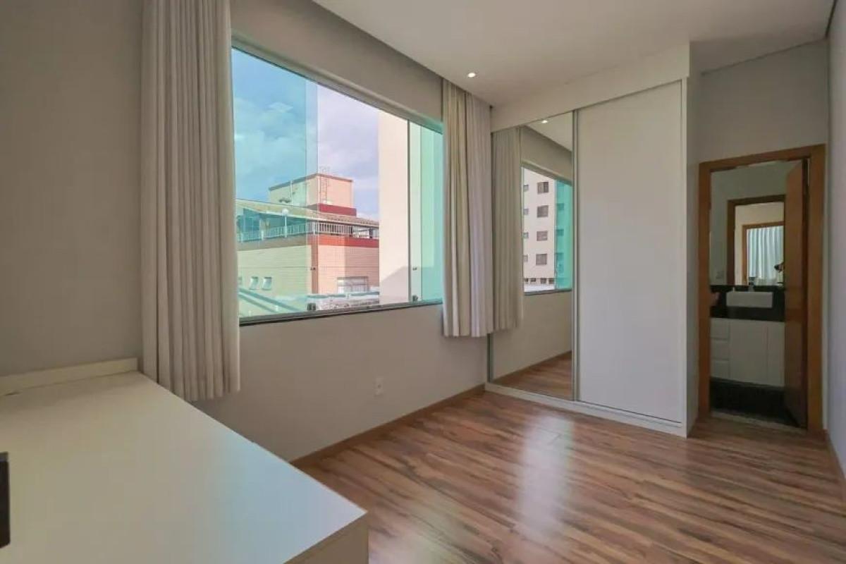 Casa, Castelo, 4 Quartos, 3 Vagas, 4 Suítes
