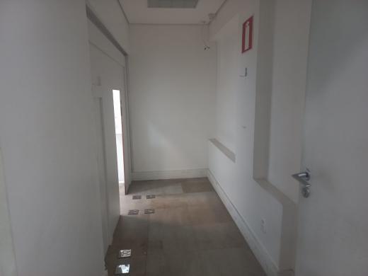 Loja, Santo Agostinho, 6 Vagas