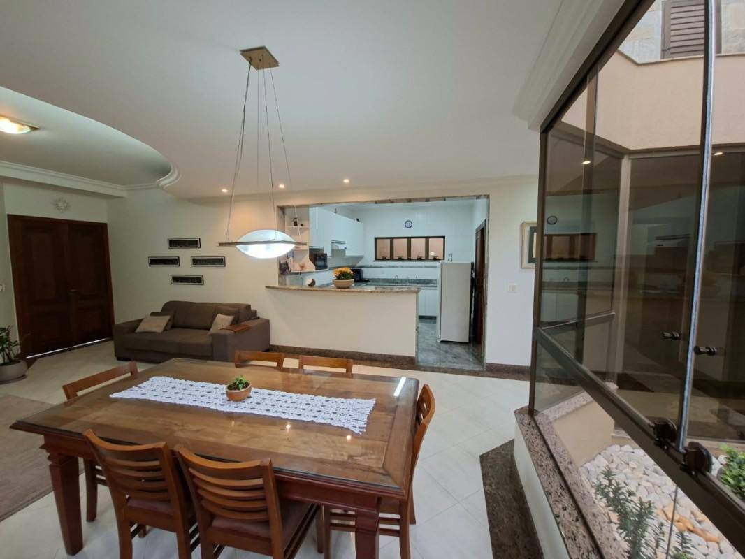 Casa, Itapoã, 4 Quartos, 2 Vagas, 1 Suíte