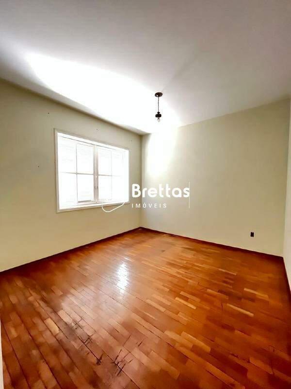 Casa, Centro, 4 Quartos, 3 Vagas, 2 Suítes
