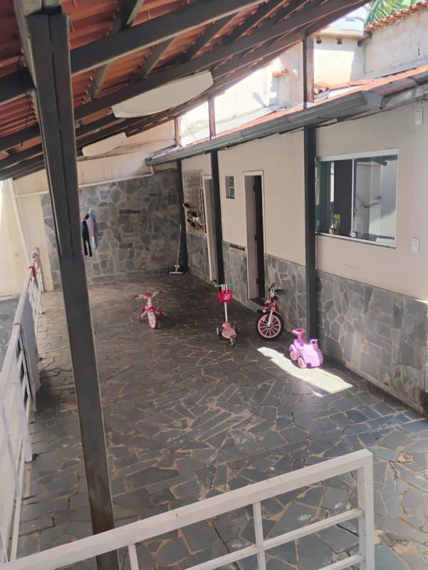 Casa, Lagoinha, 4 Quartos, 2 Vagas, 2 Suítes