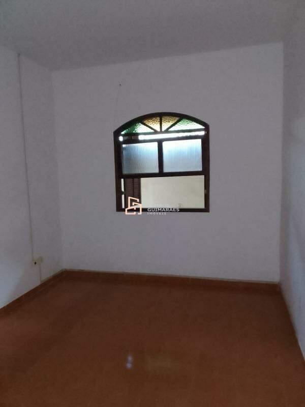 Casa, Industrial, 4 Quartos, 2 Vagas, 1 Suíte