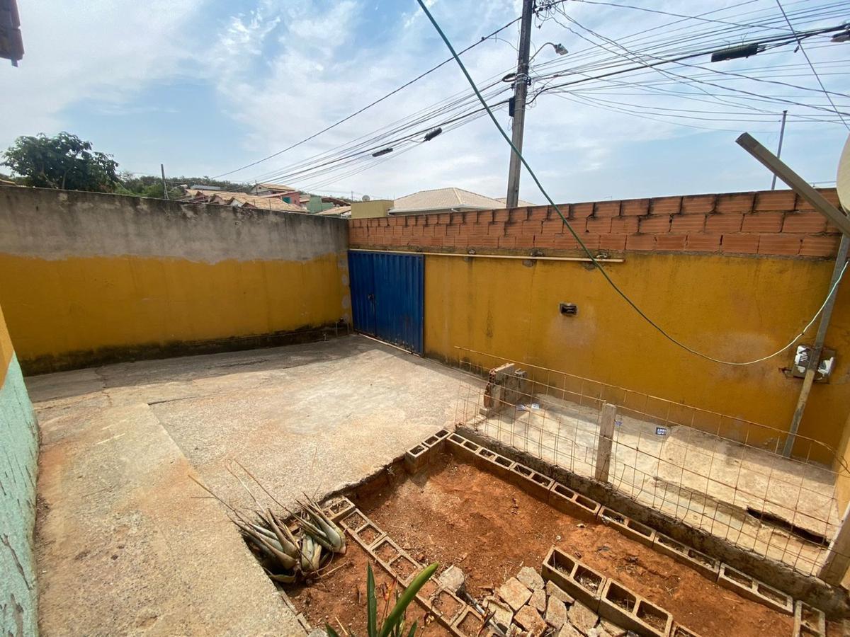 Casa, Floresta Encantada, 2 Quartos, 4 Vagas