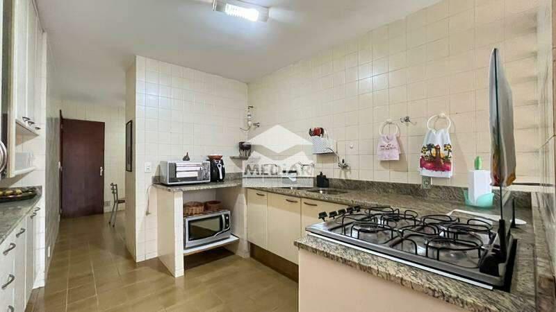 Casa, Comiteco, 4 Quartos, 3 Vagas, 2 Suítes