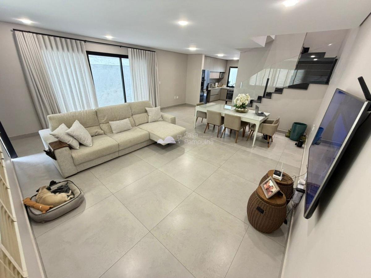 Casa, Trevo, 3 Quartos, 2 Vagas, 2 Suítes