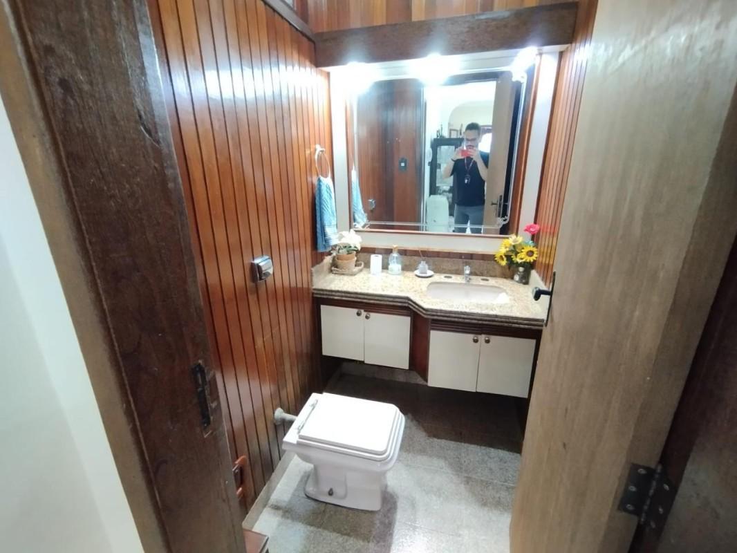 Casa, Castelo, 3 Quartos, 4 Vagas, 1 Suíte