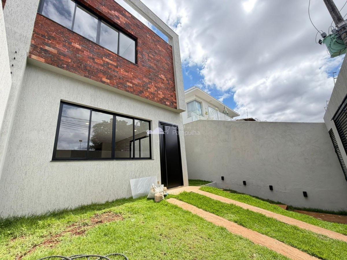 Casa, Trevo, 3 Quartos, 2 Vagas, 2 Suítes