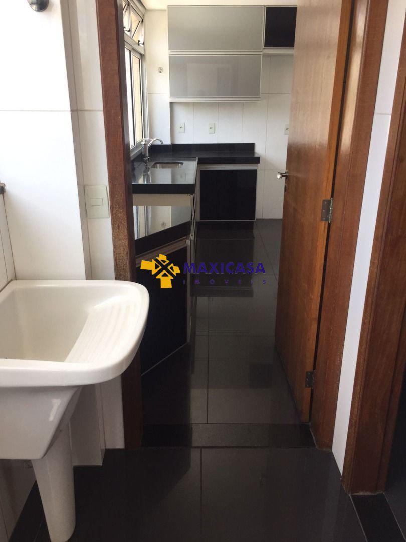 Apartamento, São José, 4 Quartos, 0 Vaga, 2 Suítes