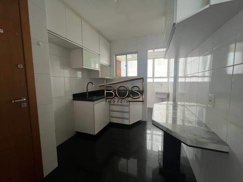Apartamento, Sagrada Família, 3 Quartos, 2 Vagas, 1 Suíte