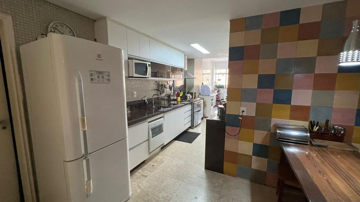 Apartamento, Coração de Jesus, 4 Quartos, 2 Vagas, 2 Suítes