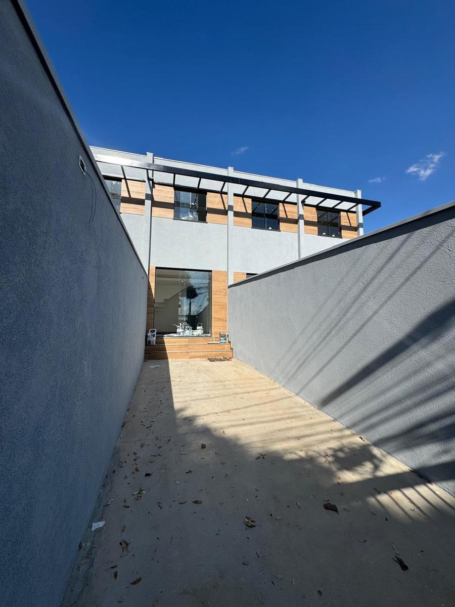 Casa, Santa Mônica, 2 Quartos, 1 Vaga, 2 Suítes