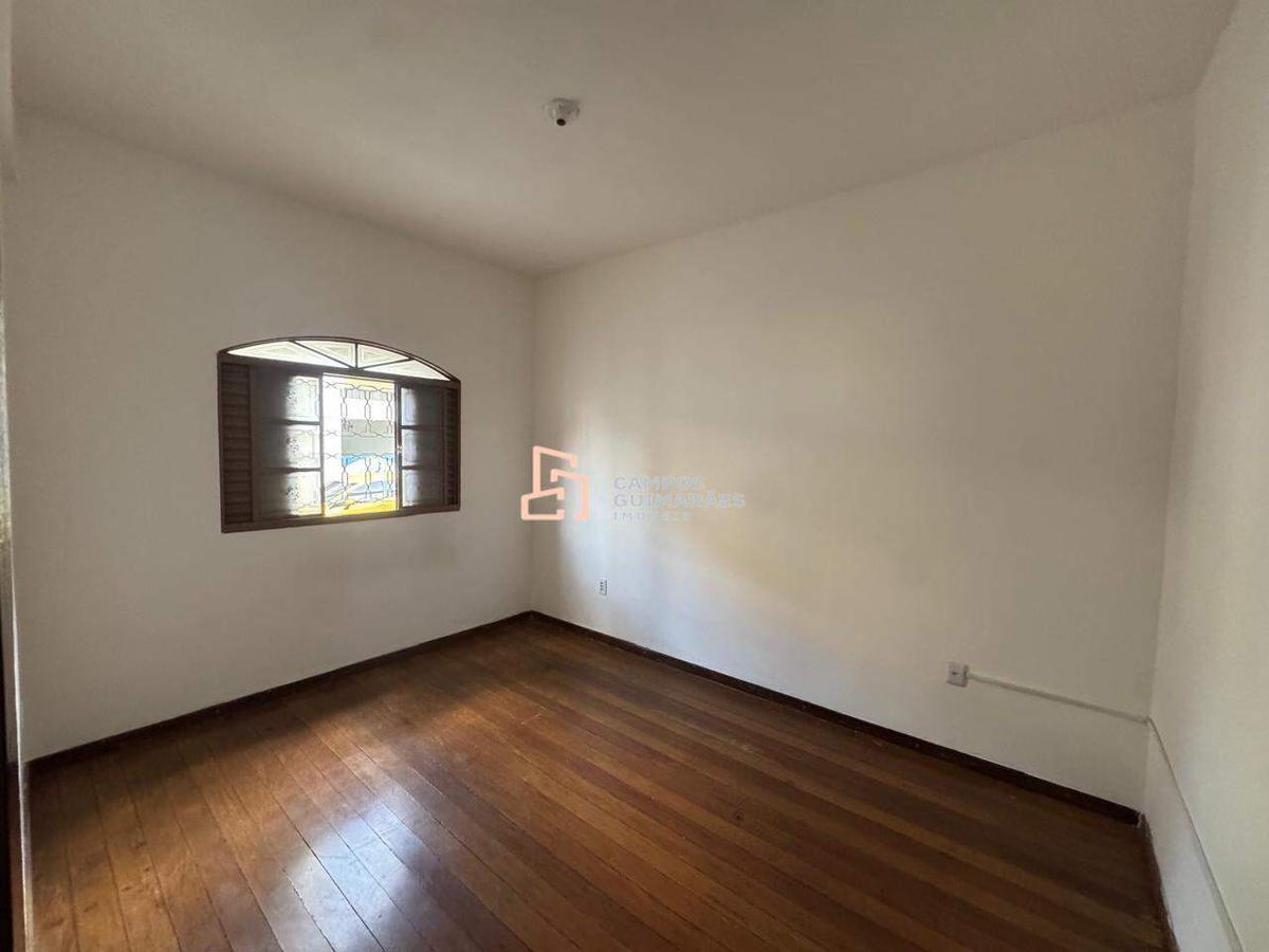 Casa, Das Industrias I (barreiro), 3 Quartos, 3 Vagas, 1 Suíte