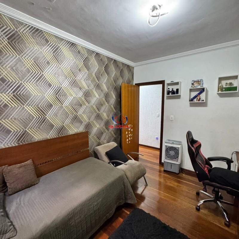 Casa, Castelo, 3 Quartos, 2 Vagas, 1 Suíte