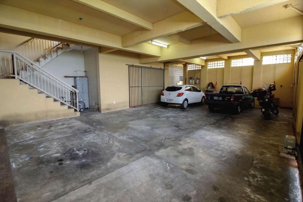 Casa, Fernão Dias, 5 Quartos, 9 Vagas, 5 Suítes