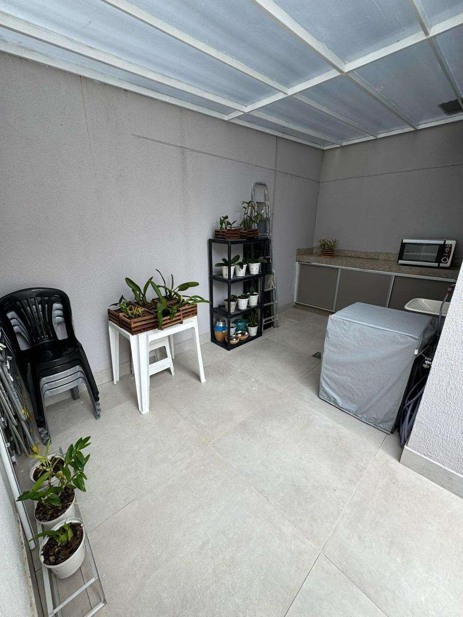 Apartamento, Sagrada Família, 2 Quartos, 2 Vagas, 1 Suíte