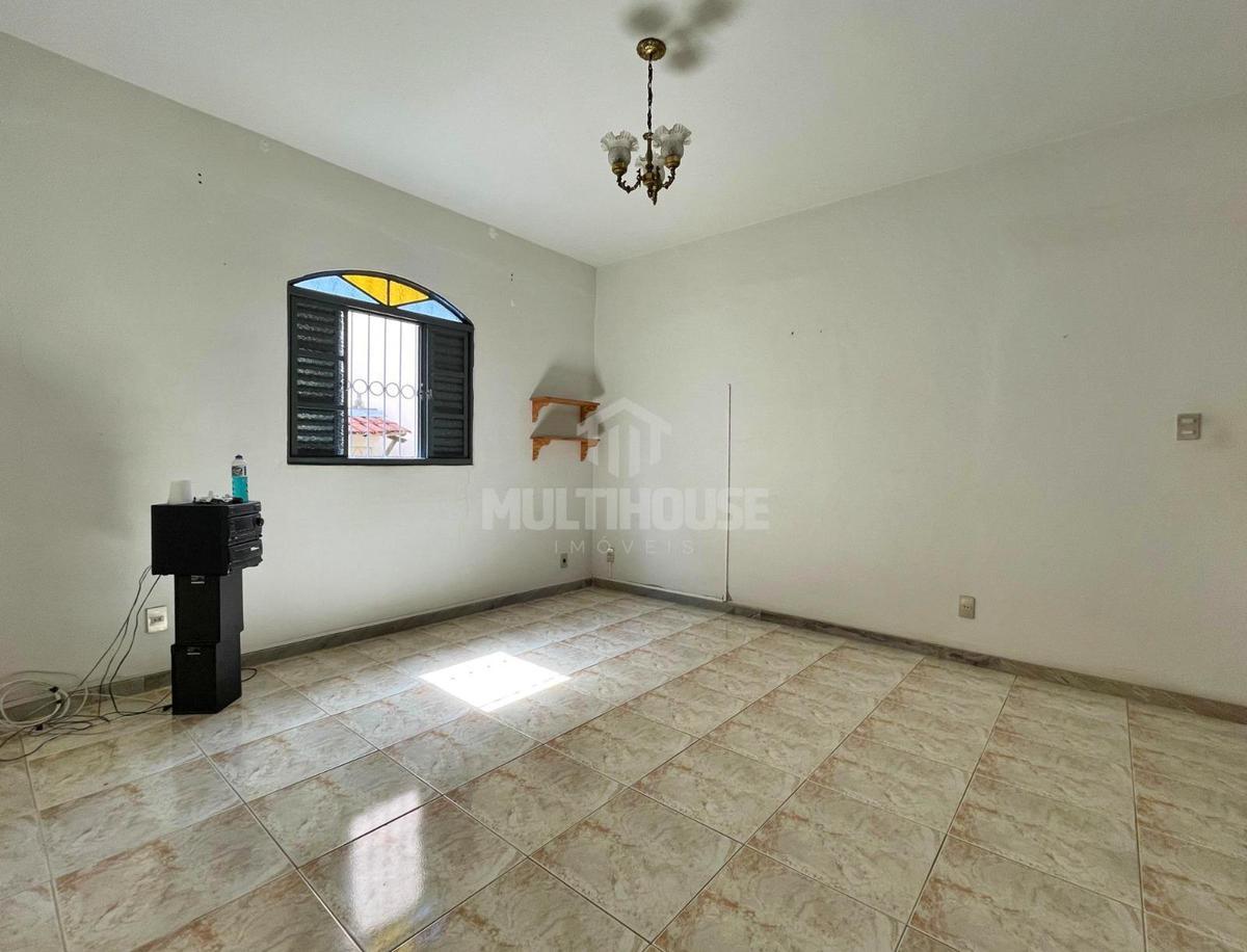 Casa, Jardim Leblon, 3 Quartos, 4 Vagas, 1 Suíte