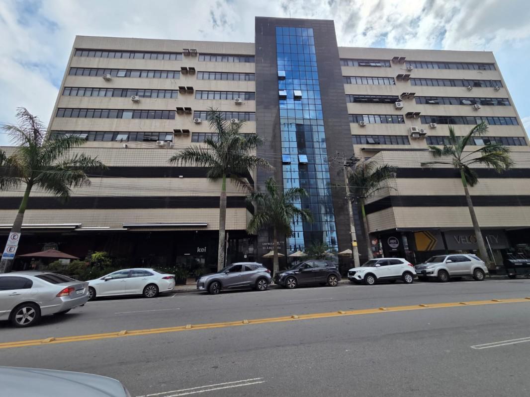 Sala, Vila da Serra, 0 Quarto, 3 Vagas