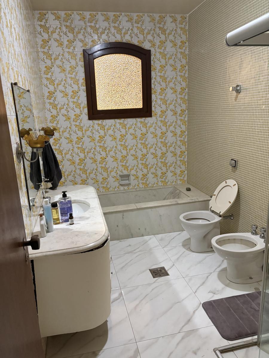 Casa, Vila Paris, 5 Quartos, 3 Vagas, 1 Suíte