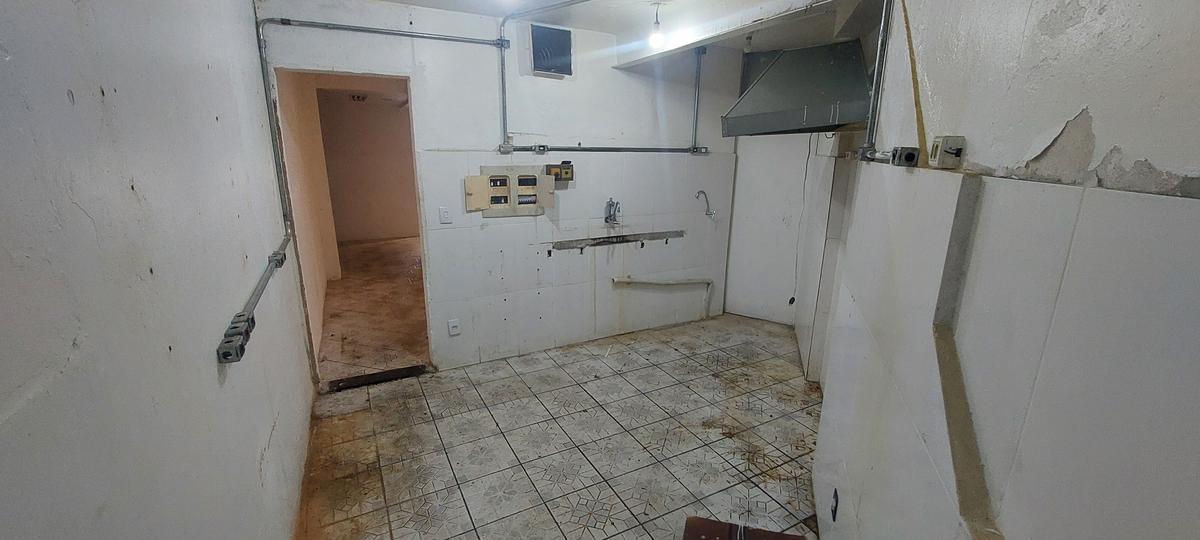 Andar, Savassi, 0 Quarto, 0 Vaga