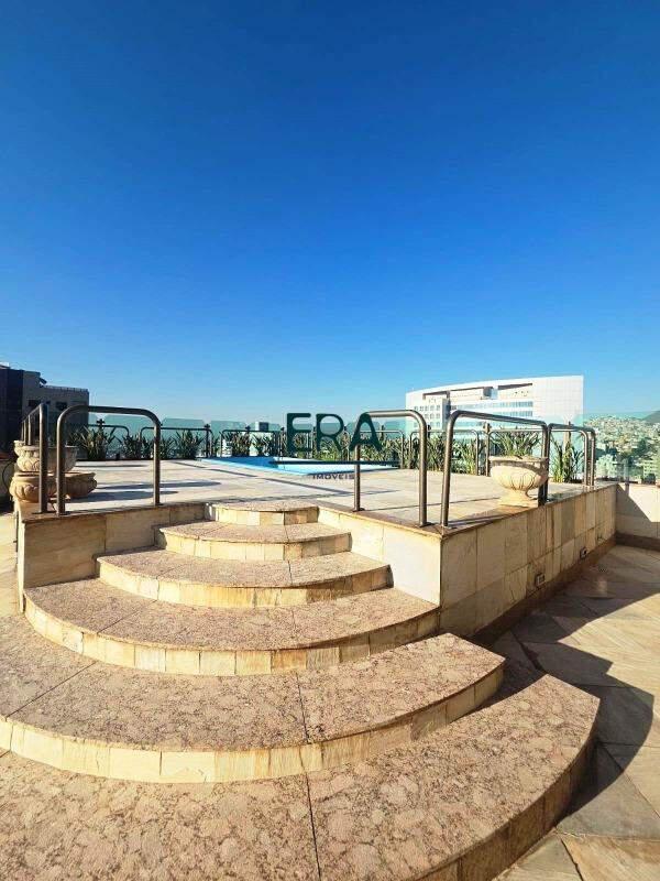 Cobertura, Funcionários, 5 Quartos, 4 Vagas, 4 Suítes