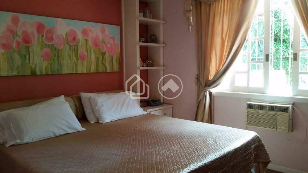 Casa, Estoril, 4 Quartos, 20 Vagas, 2 Suítes