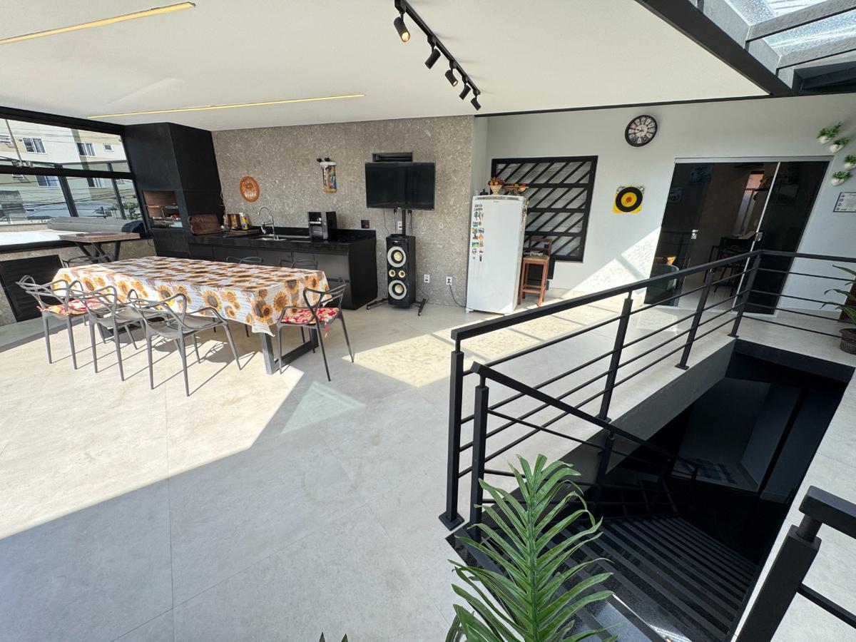 Casa, Santa Branca, 3 Quartos, 3 Vagas, 1 Suíte