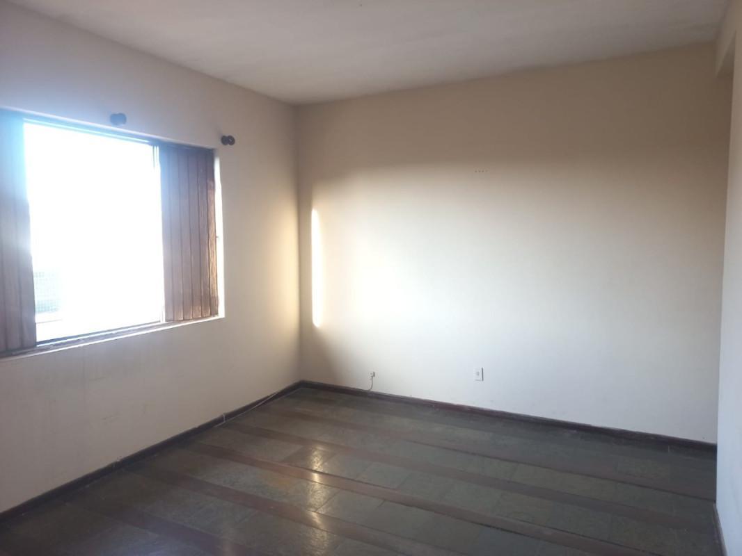 Casa, Planalto, 4 Quartos, 3 Vagas, 1 Suíte