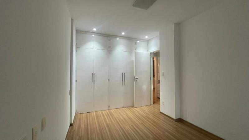 Cobertura, Funcionários, 3 Quartos, 2 Vagas, 1 Suíte