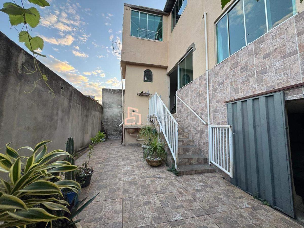 Casa Comercial, Brasil Industrial, 3 Quartos, 4 Vagas, 1 Suíte