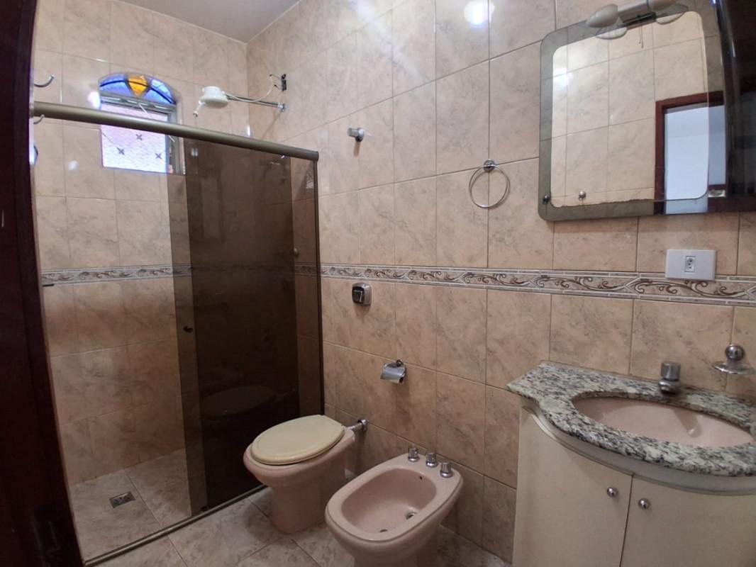 Casa, Cachoeirinha, 3 Quartos, 4 Vagas, 1 Suíte