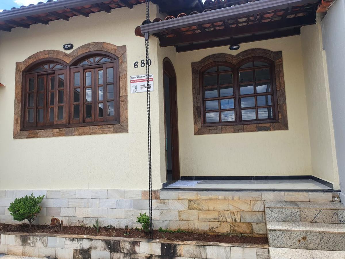 Casa, Jardim Leblon, 4 Quartos, 2 Vagas, 1 Suíte