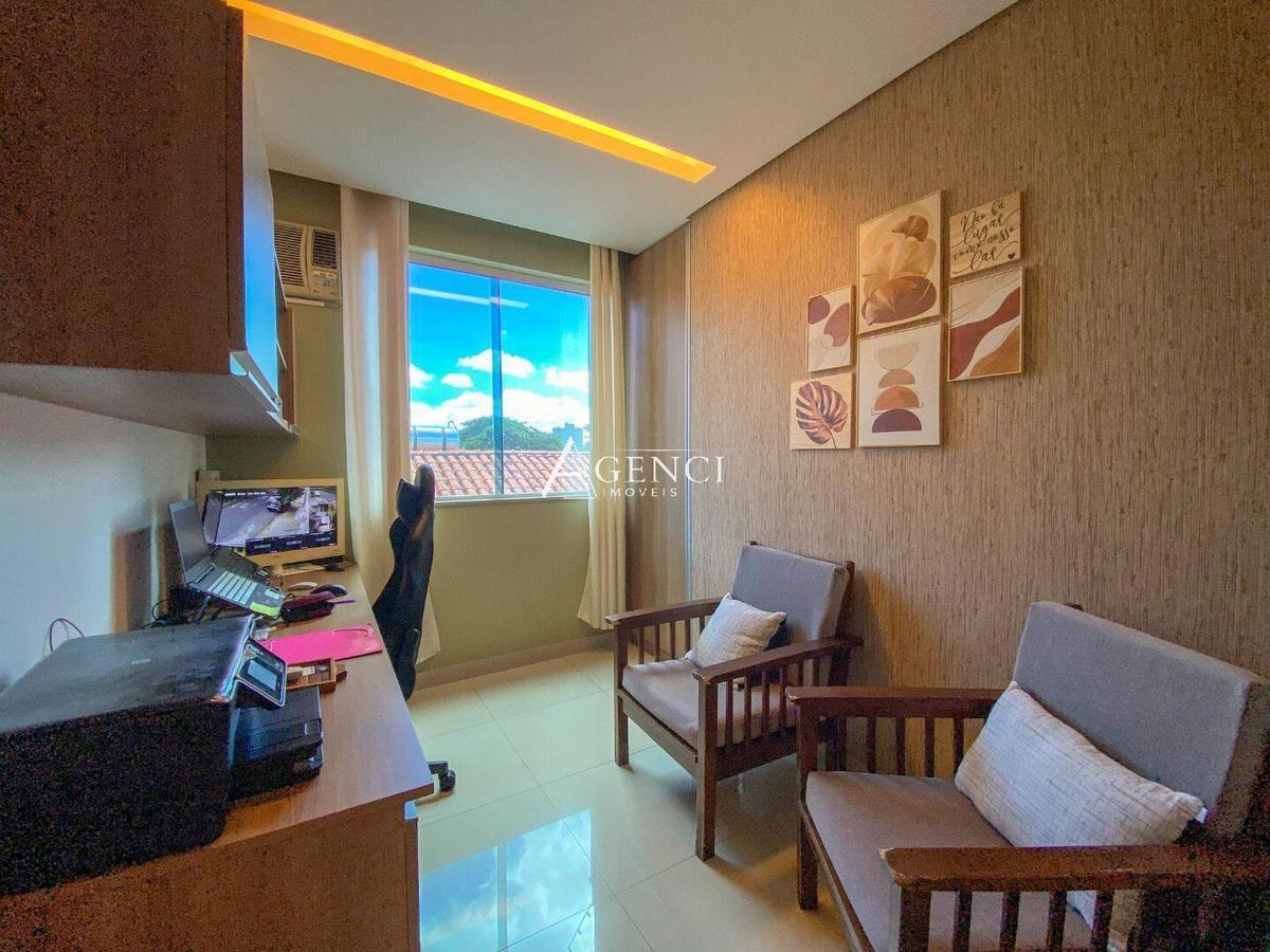 Casa, Paquetá, 4 Quartos, 0 Vaga, 0 Suíte