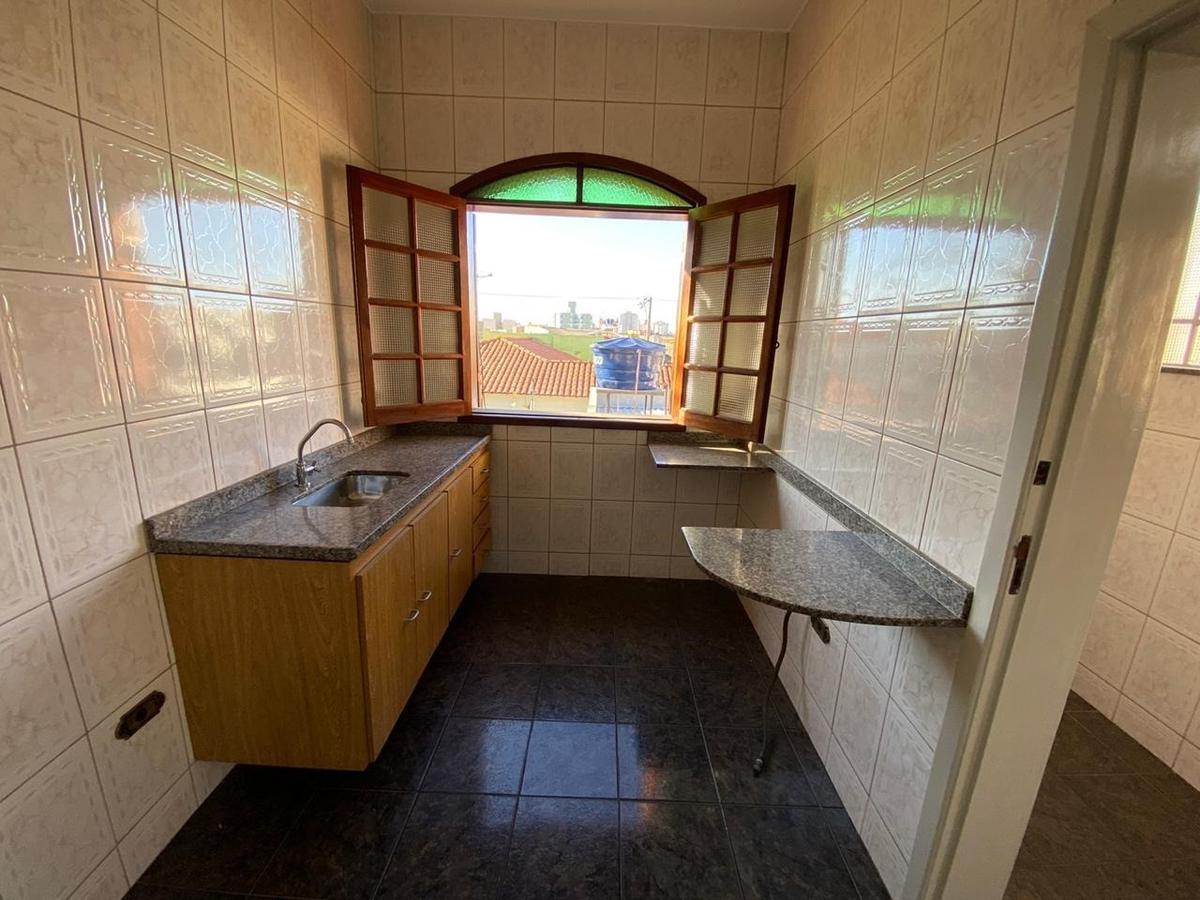 Casa Comercial, Floresta, 4 Quartos, 1 Vaga, 1 Suíte